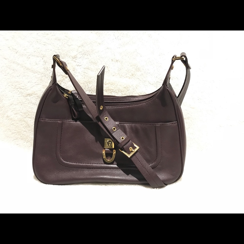 Like New! Etienne Aigner Small Purse